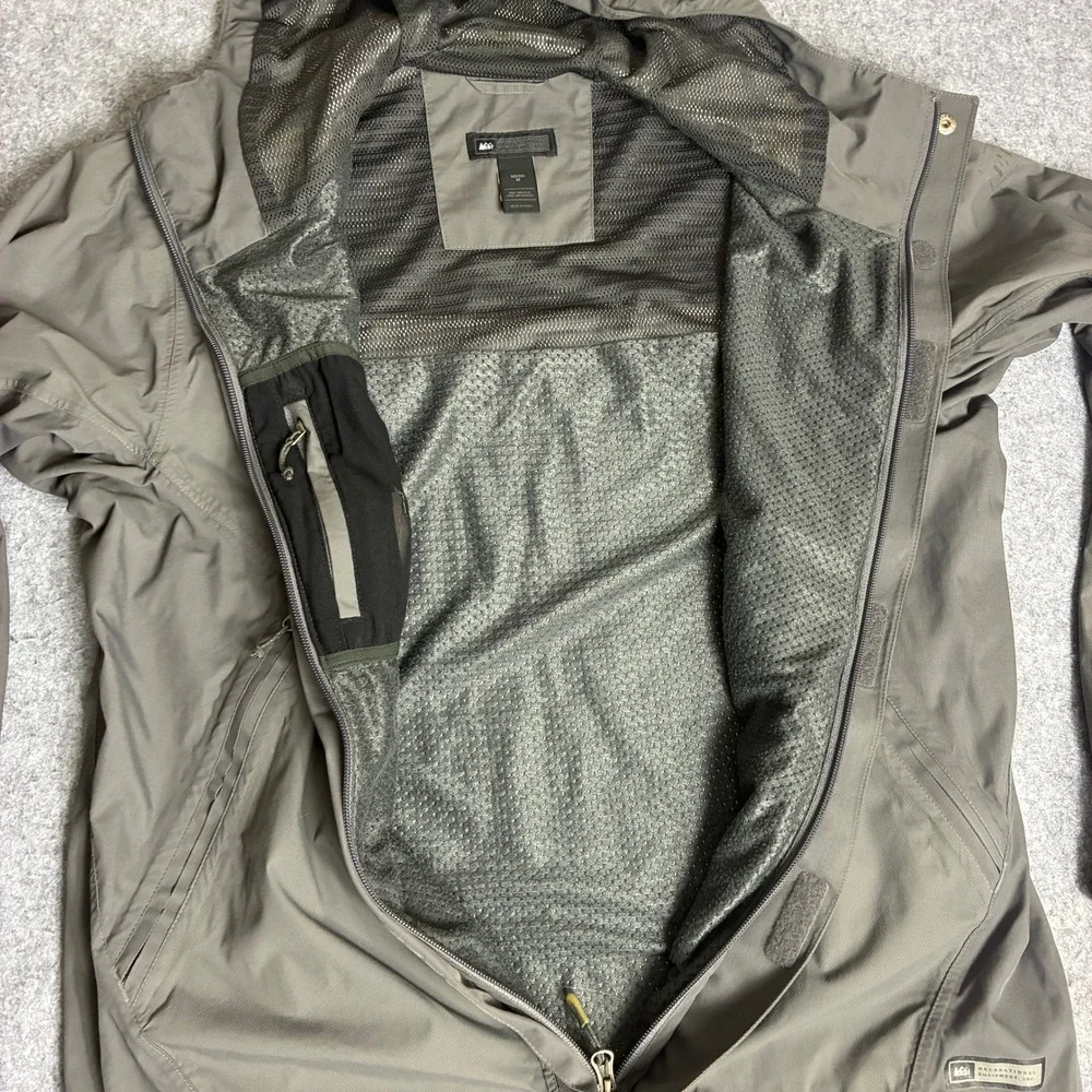 REI Mens Hooded Windbreaker Jacket Gray Mesh Lined Size Medium Hiking - Picture 3 of 9